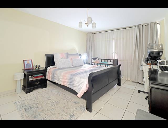 2.5 BEDROOM APARTMENT FOR SALE IN BEDFORD GARDENS